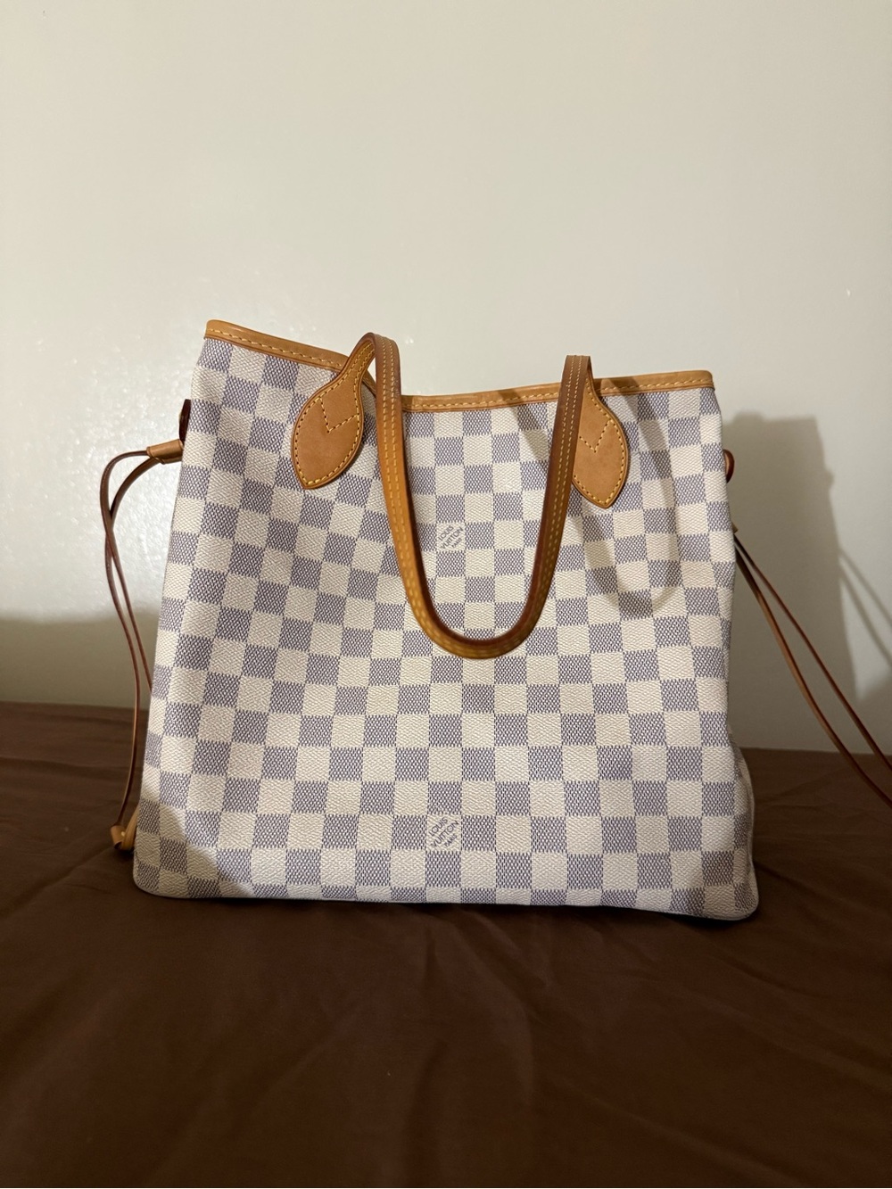 Louis Vuitton Neverfull Medium Tote
